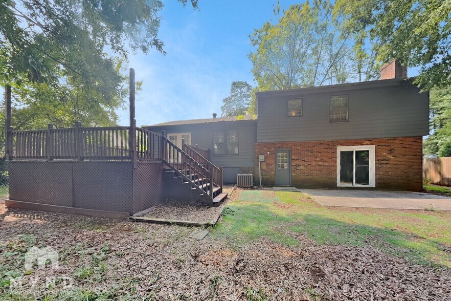 Building Photo - 6815 Saddle Ridge Rd
