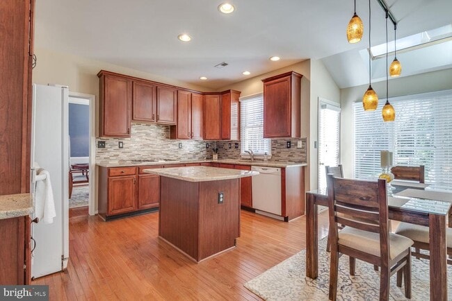 Building Photo - 10857 Hunter Gate Way
