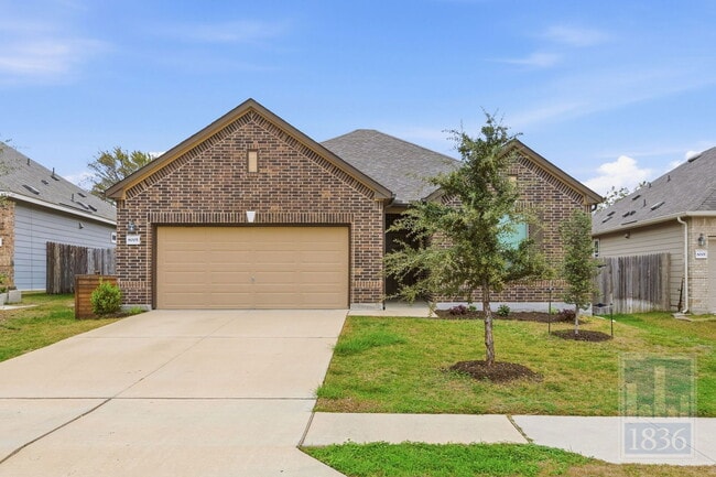 Primary Photo - 8005 Crystalbrook W