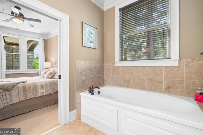 Building Photo - 114 Indian Summer Path