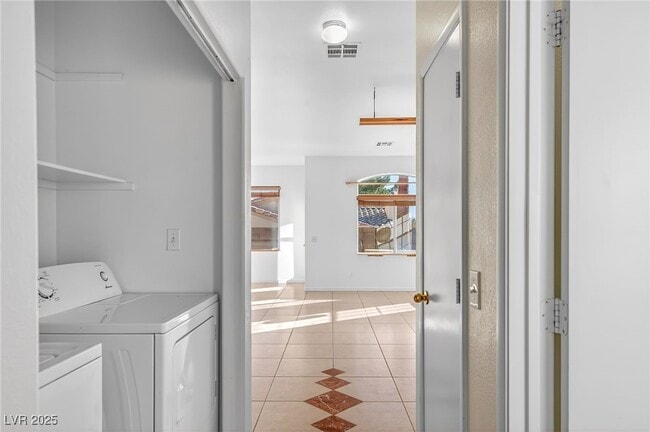 Building Photo - 7820 Strong Water Ct