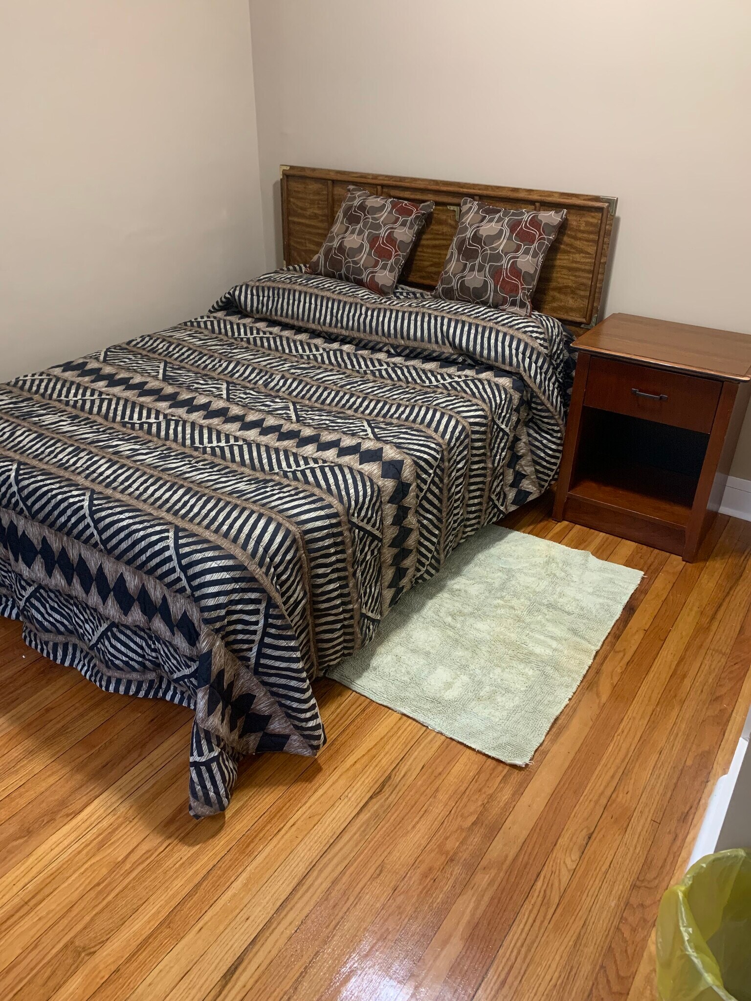 Building Photo - 127 Carver St