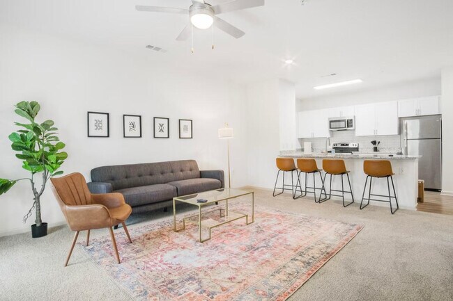 Primary Photo - 8325 Coventry Ct