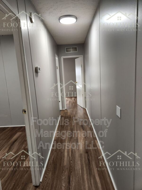 Building Photo - 100 P-9-121