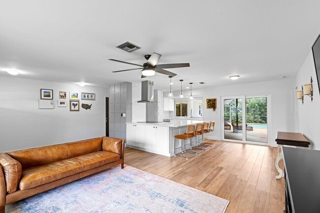 Building Photo - 1039 NW 8th St