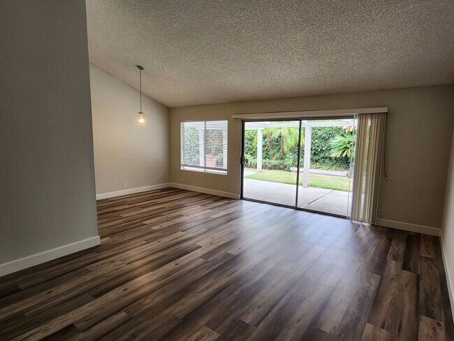Building Photo - Beautiful Single Story in Mission Viejo