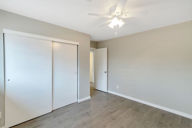 Building Photo - Prime ASU-Area Property: 6-Bedroom Pool Home with 2-Car Garage