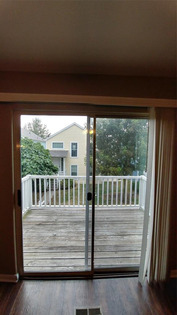 Building Photo - 112 Rush Haven