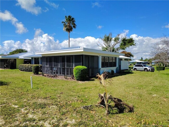 Building Photo - 5211 SE Sea Island Way