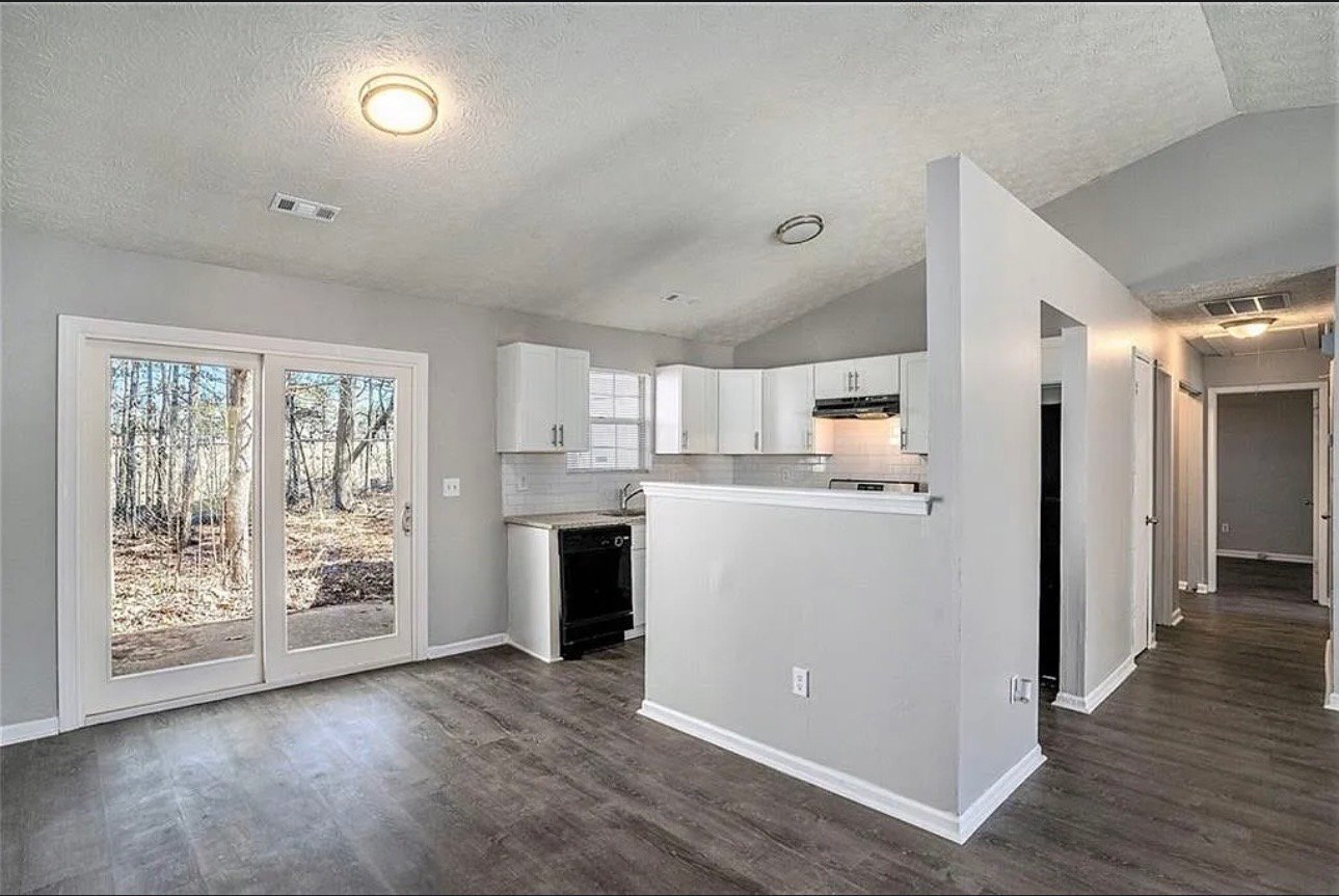 Building Photo - 5472 Glen Haven Dr