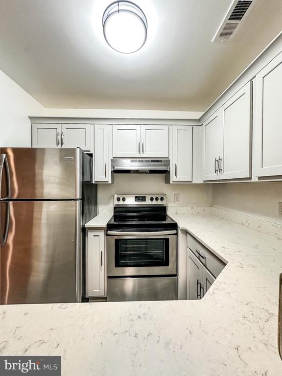 Building Photo - 5501A Aberdeen Dr