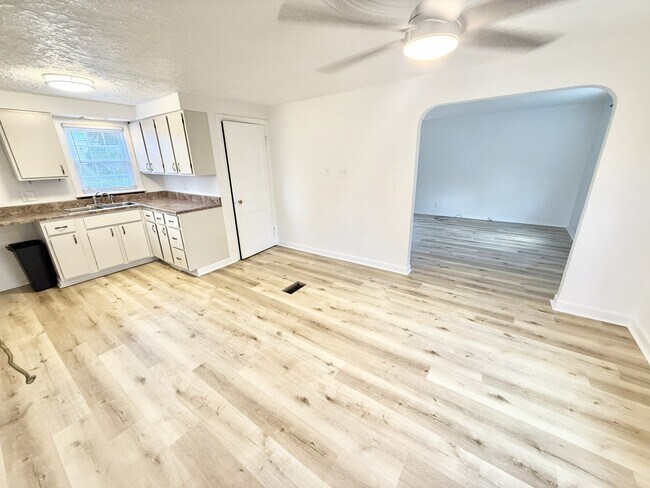 Building Photo - 2125 Wesley St