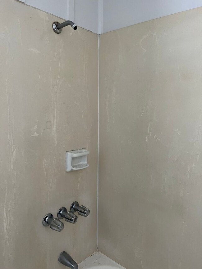 Building Photo - RMS100ach (REOM)