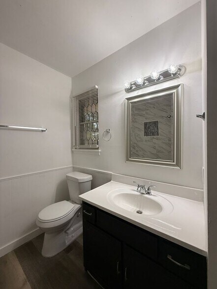 Building Photo - 217 Avenue E