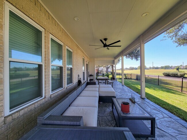 Building Photo - 11115 Brandon Gate