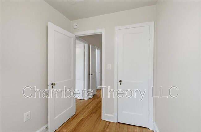 Building Photo - 2230 Observatory Pl NW