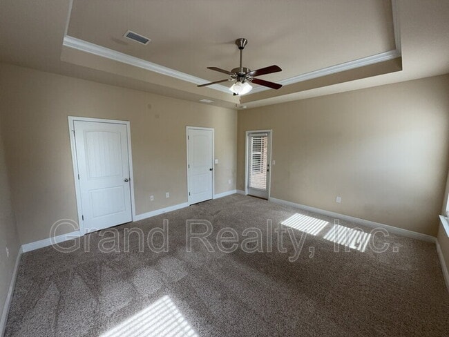 Building Photo - 4818 Dupont Cir