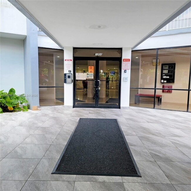 Building Photo - 1200 NE Miami Gardens Dr