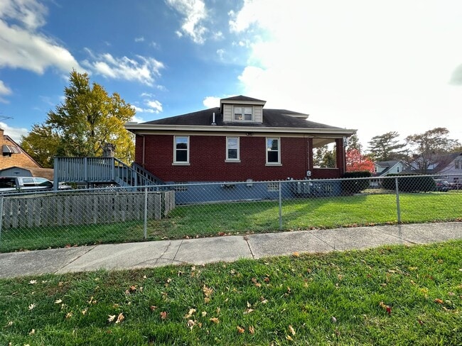 Building Photo - CHEVIOT - Charming 3 bed 1.5 bath brick cape cod