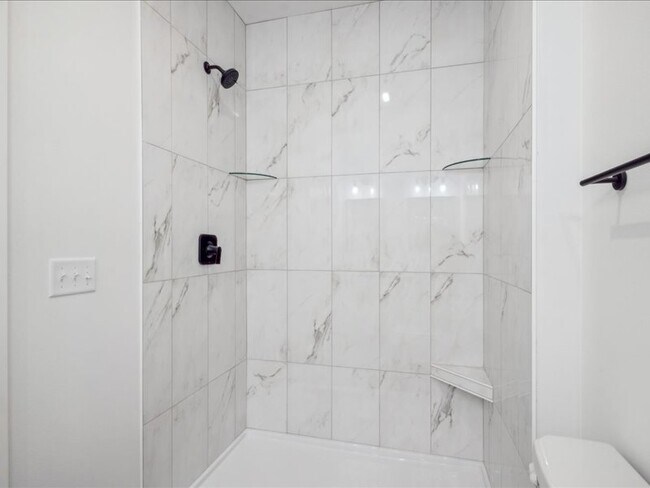 Building Photo - 808 Windam Dr