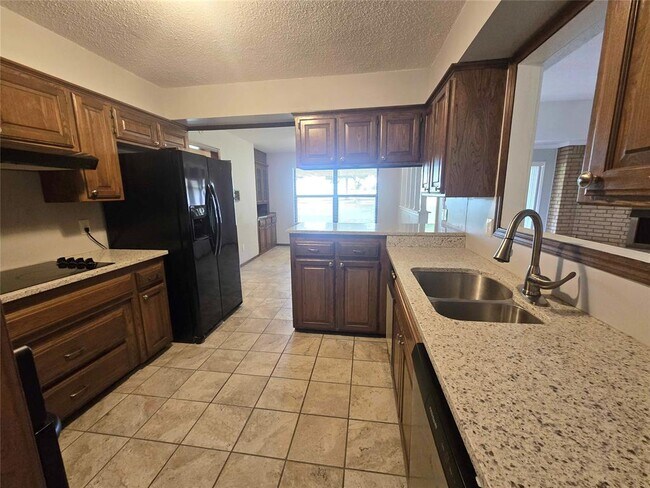 Building Photo - 4009 Cherry Hill Ln