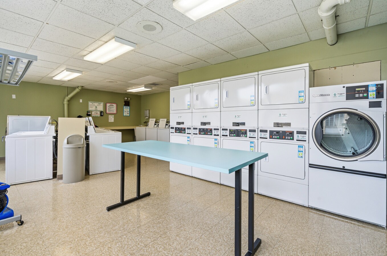 Building Photo - 233 E Erie St