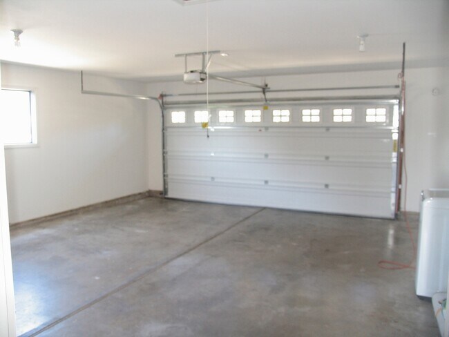 Building Photo - Nice Home in Hillsboro