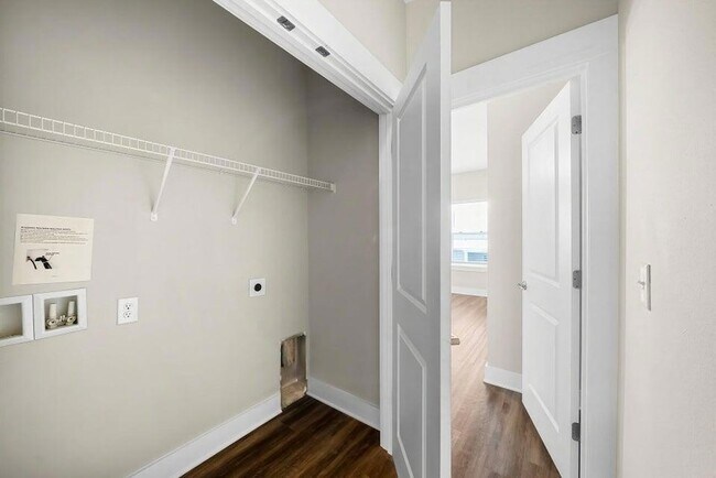 Building Photo - 303 N Sand Palm Rd