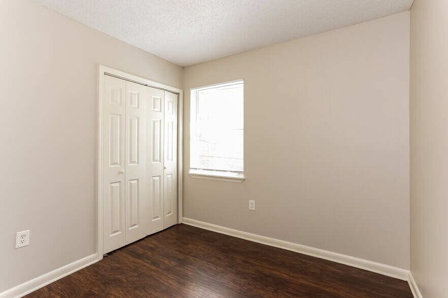 Building Photo - 1353 Palmetto St