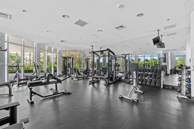 Building Photo - 6515 Collins Ave