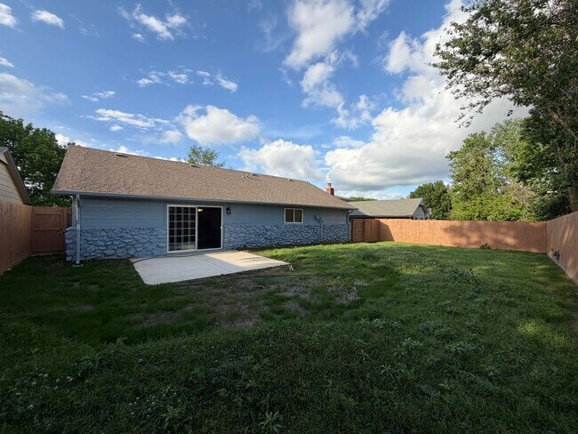 Building Photo - 3-bedroom, 2-bath rental in the heart of Tulsa, located in the highly desirable Union School Dist...