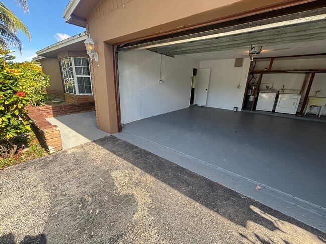 Building Photo - 3296 NW 41st St