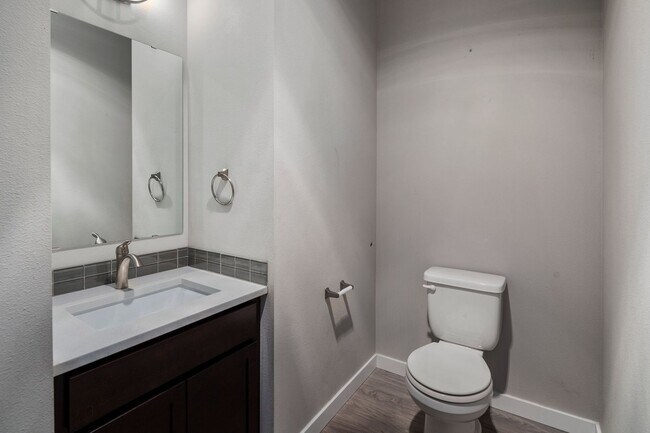Building Photo - Rainier View Court Townhomes - Contemporar...