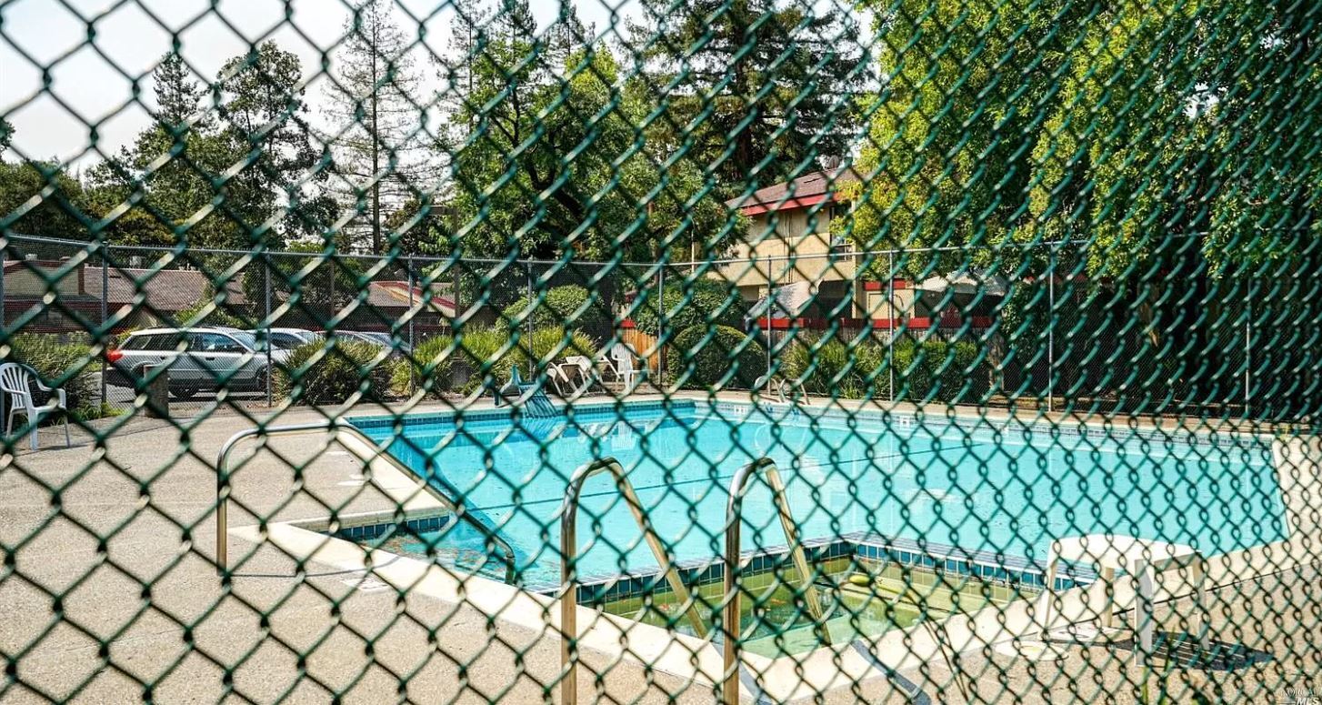 Pool / Hot tube - 47 Redwood Ct