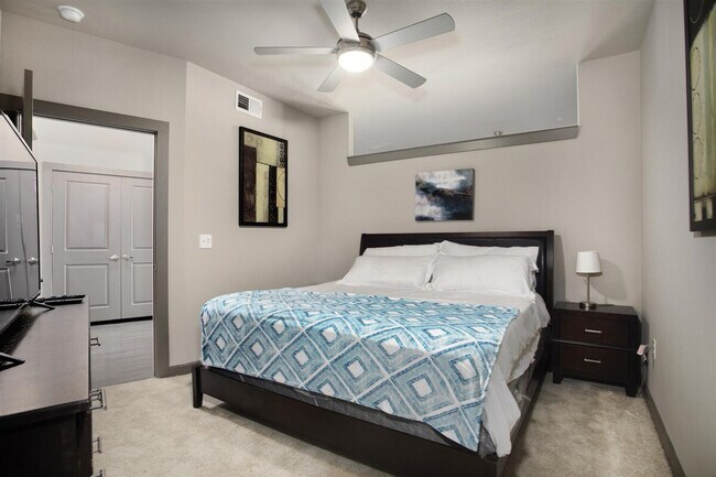Building Photo - 1504 S Braeswood Blvd
