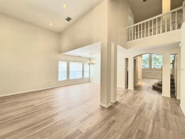 Building Photo - 2214 Green Oaks Ln