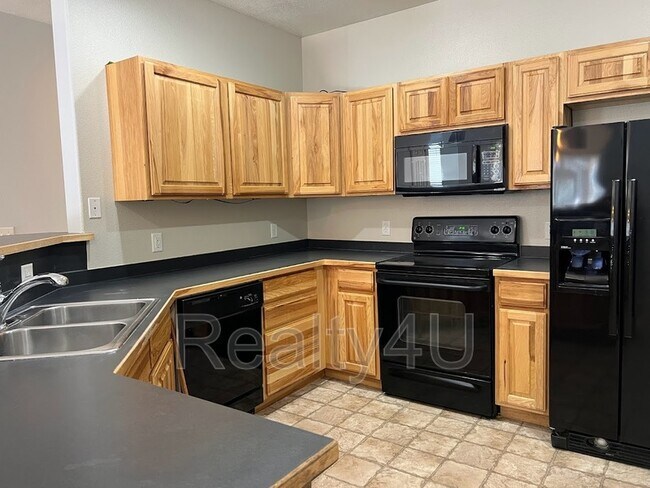 Building Photo - 1607 W 110 N