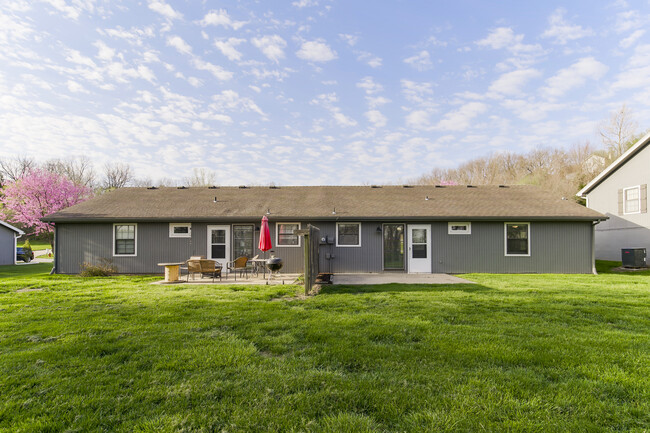 Building Photo - 18 Wallingford Dr