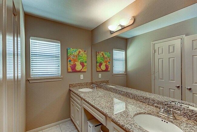 Building Photo - 11114 Sherwood Garden Dr