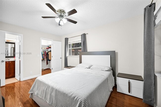 Building Photo - 2528 SW Natura Blvd