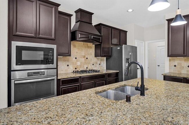 Building Photo - 24015 Richglen Court