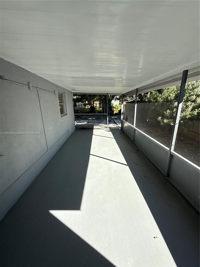 Building Photo - 1600 W 14th St