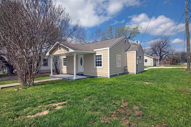 Building Photo - 213 Hosack St