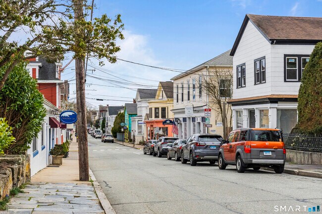 Building Photo - 17 Hancox St