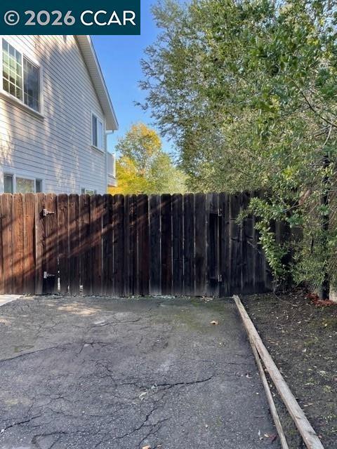 Building Photo - 2860 Buena Vista Ave
