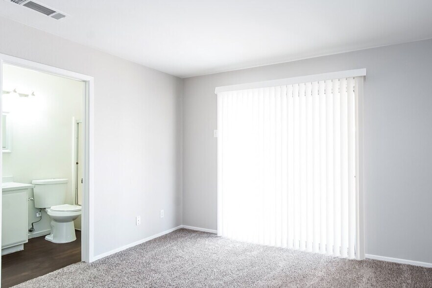 Building Photo - 5323 Sable Ct