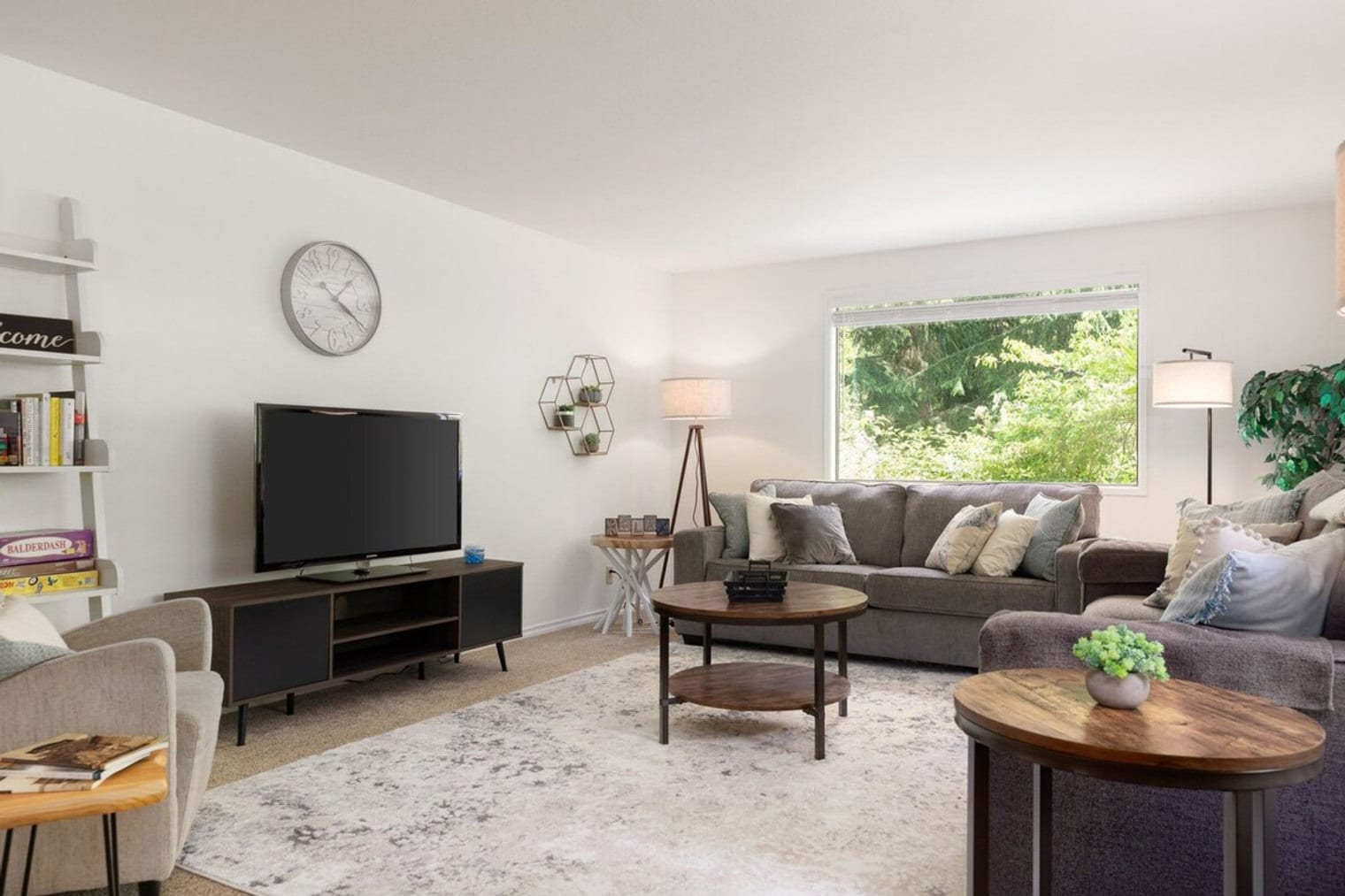 Building Photo - 804 N Main St