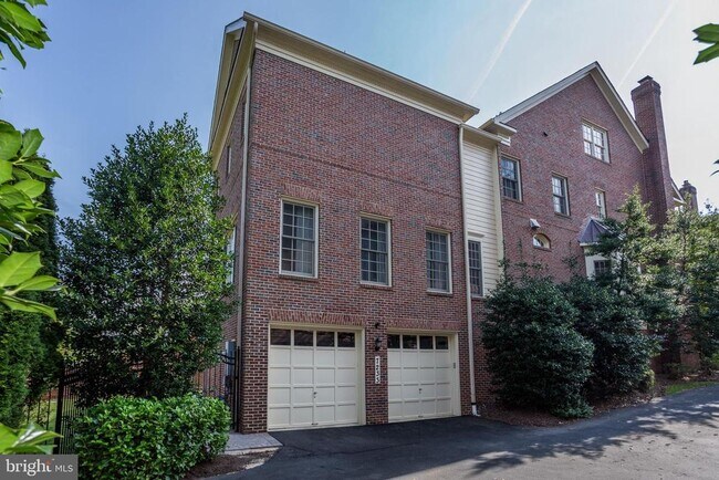 Building Photo - 7233 Addington Dr