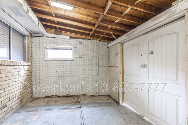 Building Photo - 5017 Cherry Tree Dr