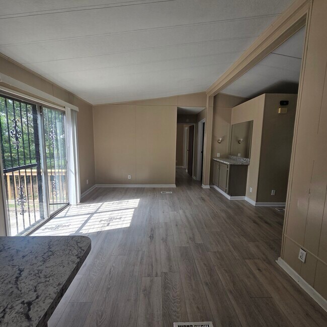 Building Photo - 3526 Highview Ct
